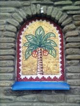 Мозаика на ограде Покровского храма